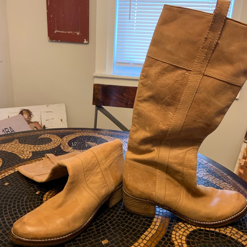 Lucky brand leather pull-to-knee-high riding boots